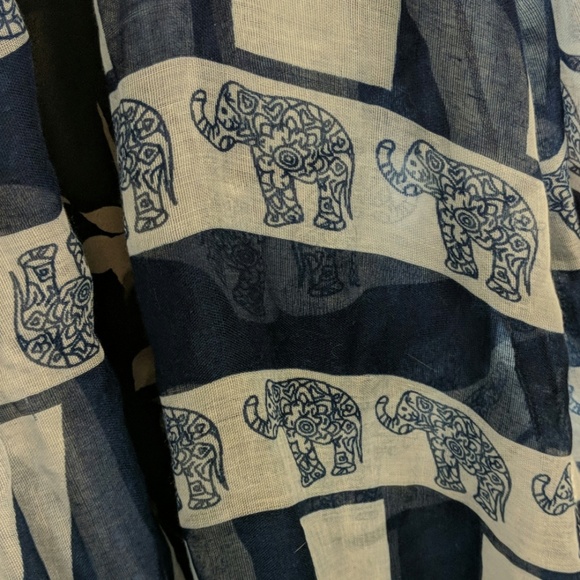 Sheer Elephant Scarf - Picture 3 of 4